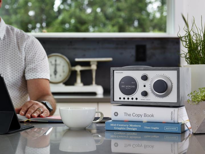 Productafbeelding Tivoli Audio Model One+ (FM, DAB+, Bluetooth)