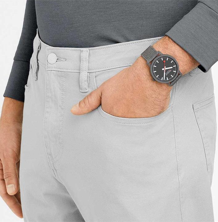 Image du produit Mondaine Essence Shades of Grey (Montre analogique, Swiss Made, 41 mm)