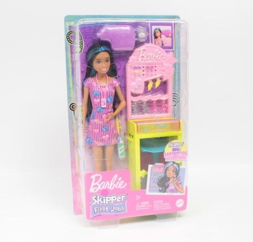 Immagine prodotto Barbie Skipper First Jobs™ Doll and Accessories