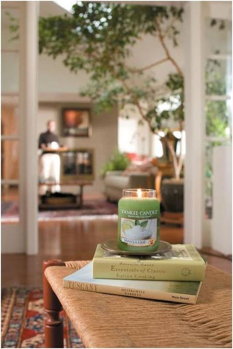 Actual product image Yankee Candle Vanilla Lime (411 g)
