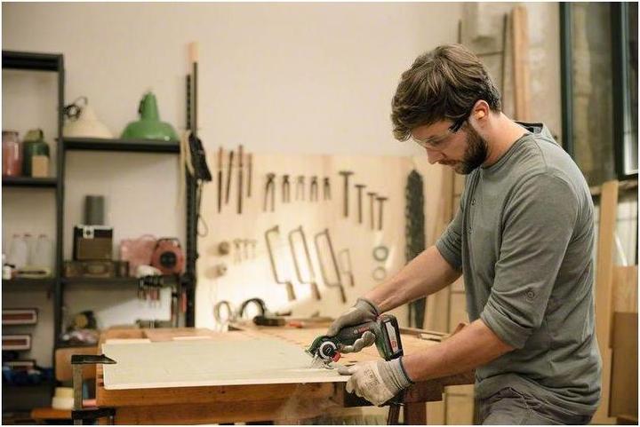 Produktbild Bosch Home & Garden AdvancedCut 18