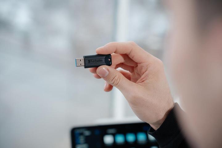 Produktbild Verbatim PinStripe USB-Stick (64 GB, USB-A, USB 3.0)
