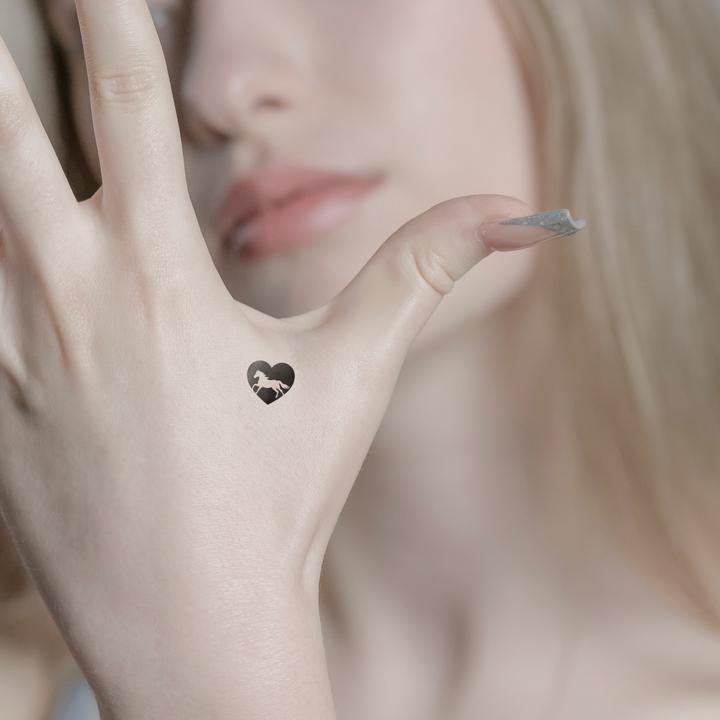 Image du produit minink Tatouage temporaire - Cheval et coeur