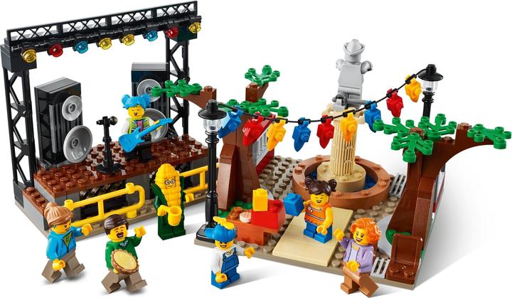 Image du produit LEGO Place de la ville (60271, LEGO City)