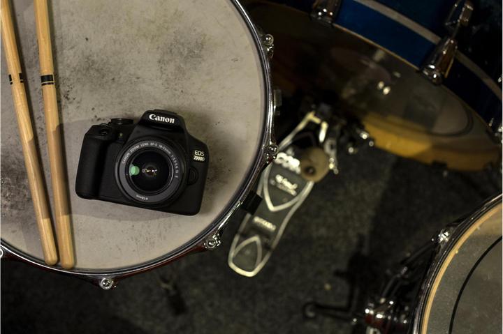 Produktbild Canon Eos 2000d (18 - 55 mm, 24.10 Mpx, APS-C / DX)