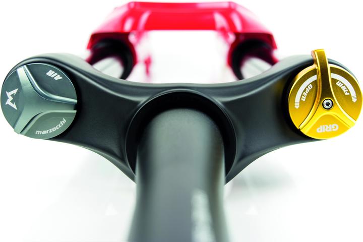 Immagine prodotto Marzocchi Forcella Bomber Z1 27,5" 180 Sweep-Adj 15QRx110 15 T rosso lucido 44 R (180 mm, Aria)