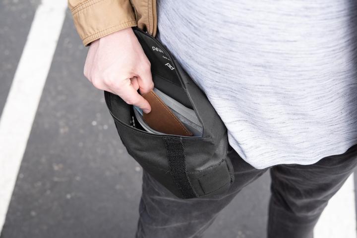 Actual product image Peak Design Field Pouch v2 (Camera shoulder bag, Camera hip bag, 3 l)