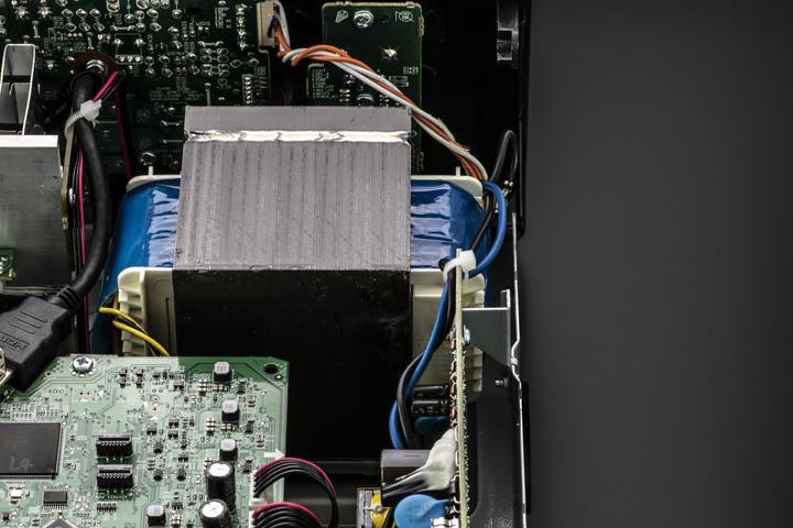 Image du produit Denon AVR-X1600H (7.2 canaux, FM, DAB+)