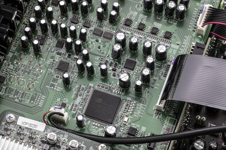 Image du produit Denon AVR-X1600H (7.2 canaux, FM, DAB+)