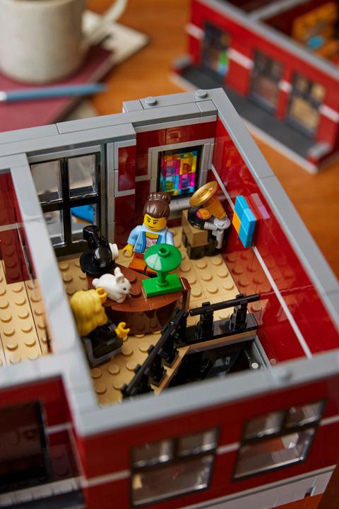 Actual product image LEGO Icons - Jazz Club (10312, LEGO Rare Sets)