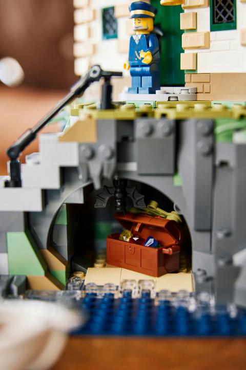 Productafbeelding LEGO Gemotoriseerde vuurtoren (21335, LEGO Ideeën, LEGO Zeldzame Sets)