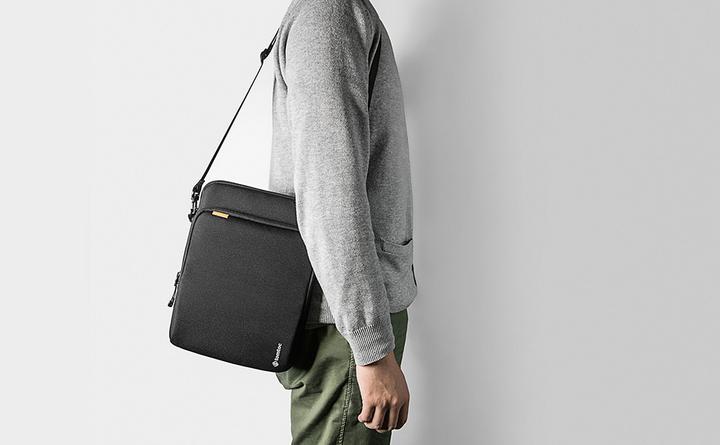 Actual product image tomtoc H13 (9.7-11") Tablet Sleeve (iPad Air 2014 (2. Gen), iPad Pro 10.5 2017 (1. Gen), iPad Pro 11 2018 (1. Gen), iPad Air 2019 (3. Gen), iPad Pro 11 2020 (2. Gen), iPad Air 2020 (4. Gen), iPad Pro 10.5 2019 (2nd Gen), iPad Air 2022 (5th Gen))