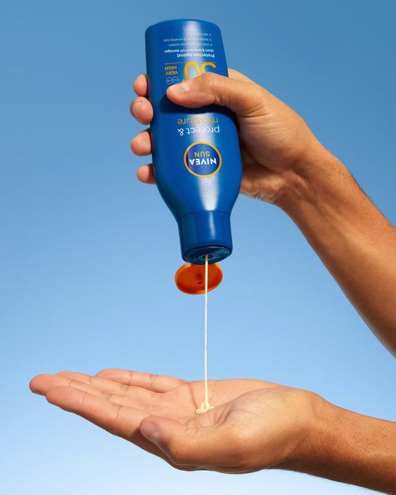 Produktbild NIVEA Sun Protect & Moisture Sonnenmilch (Sonnenmilch, SPF 50+, 200 ml, 240 g)
