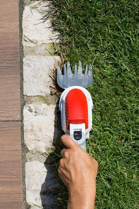 Actual product image Ikra IGBS 1054 (with bag& knife) (Cordless hedgecutters)