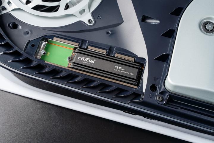 Image du produit Crucial P5 Plus with Heatsink (2000 Go, M.2 2280)