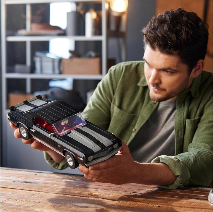 Image du produit LEGO Chevrolet Camaro Z28 (10304, LEGO difficiles à trouver)