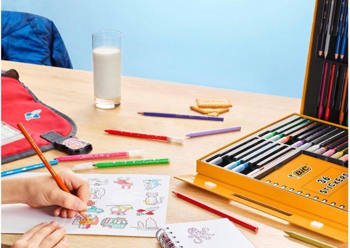 Immagine prodotto Bic Valigetta da colorare per bambini con adesivi (Multicolore, 64 x)