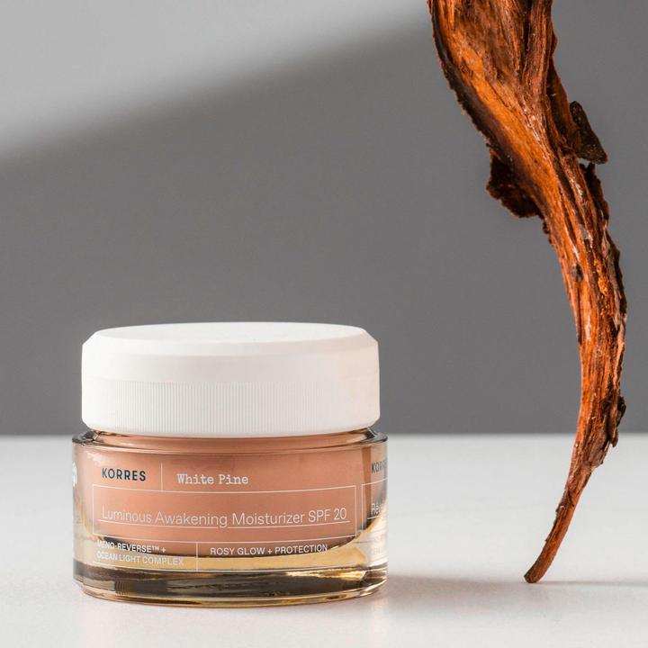 Immagine prodotto Korres Idratante rivitalizzante al pino bianco per una pelle luminosa SPF20 (40 ml, Crema da giorno, SPF 20)