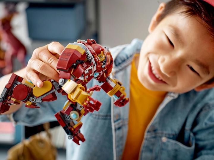 Actual product image LEGO Hulkbuster: The Battle of Wakanda (76247, LEGO Marvel)