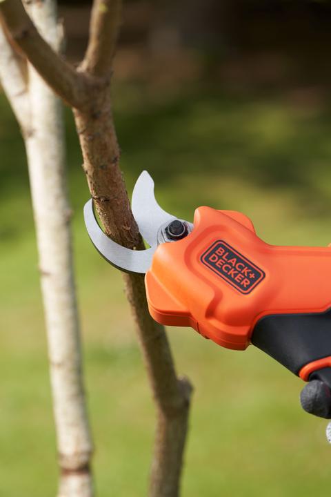 Image du produit Black & Decker Black and Decker Hand Cutter avec 18 V 2 Ah Lithium