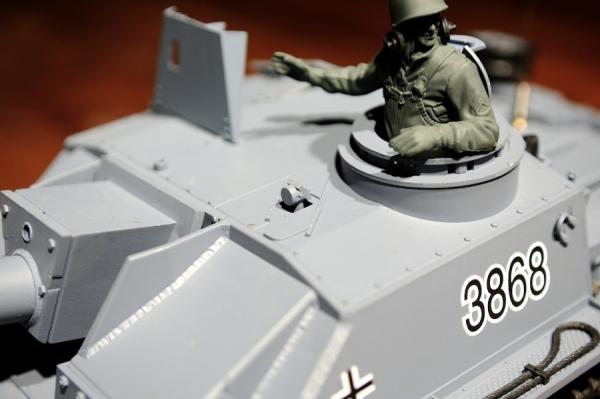 Actual product image Es-toys RC Tank "Assault Gun III" - Stug 3 Heng Long 1:16 Grey, Smoke&Sound, Metal Gearbox And 2.4Ghz (RTR Ready-to-Run)