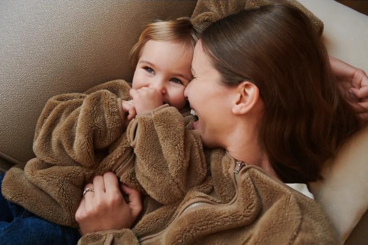 Produktbild Liewood Fleecejacke Calina Oat Mini-Me (92)