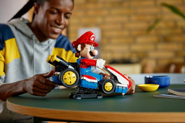 Immagine prodotto LEGO Mario & Standard-Kart (72037, LEGO Super Mario, Set LEGO rari)