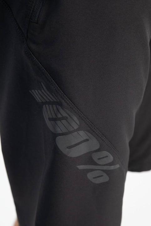 Image du produit 100% Airmatic short de bike hommes (30)