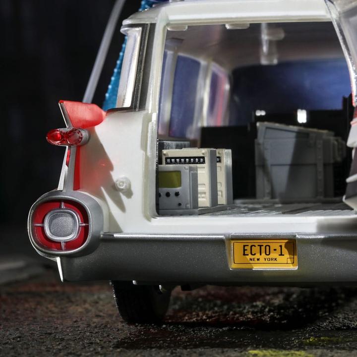 Produktbild Hasbro Ghostbusters Plasma Series Fahrzeug Ecto-1 (1984)