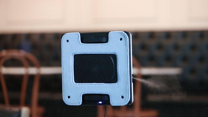 Actual product image Hobot 2S