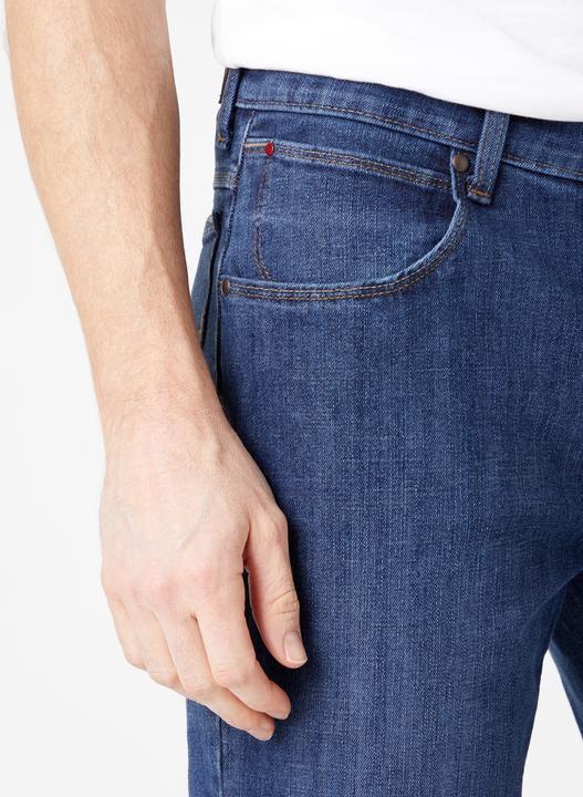 Actual product image Wrangler Authentic Straight (W32/L30)