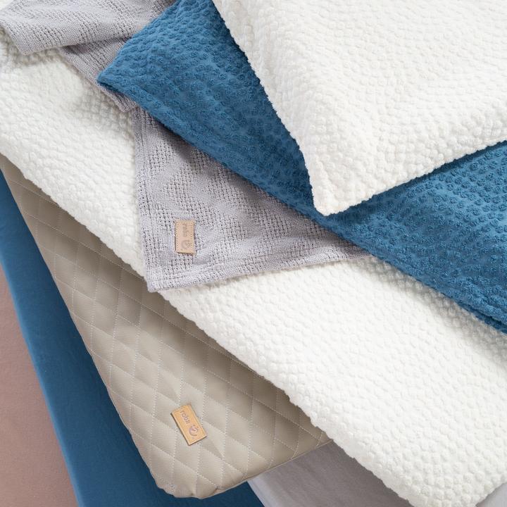 Actual product image Roba Stretch cover for changing mat 75x85 cm 'Seashells' oyster (75 x 85 cm)