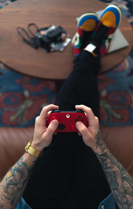 Produktbild Microsoft Xbox Wireless Controller - Pulse Red (PC, Xbox One X, Xbox Series X, Xbox One S, Xbox Series S)