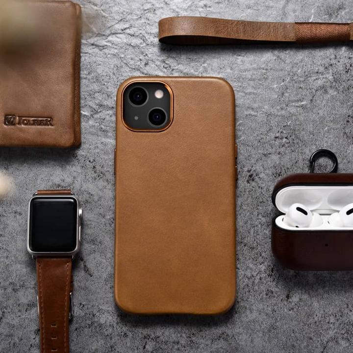 Image du produit iCarer Etui en cuir huilé recouvert de cuir véritable pour iPhone 13 noir (Compatible avec MagSafe) (Apple iPhone 13)
