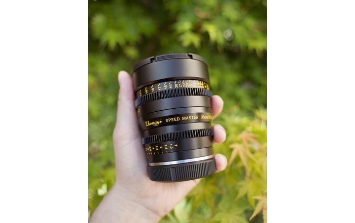 Immagine prodotto Zhongyi Mitakon Lunghezza focale fissa Speedmaster 35 mm T1 Cine (Micro Four Thirds, Micro Four Thirds)