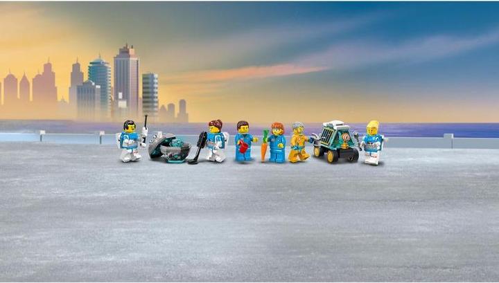 Actual product image LEGO Lunar Research Base (60350, LEGO City)