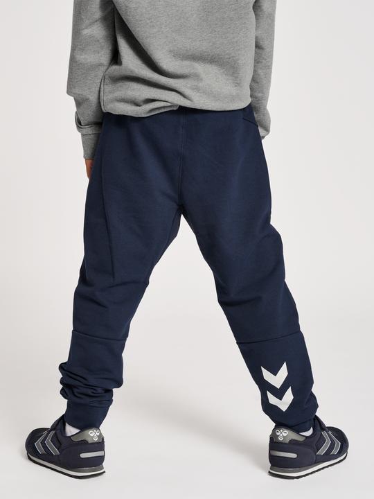 Actual product image hummel On Pants (134)