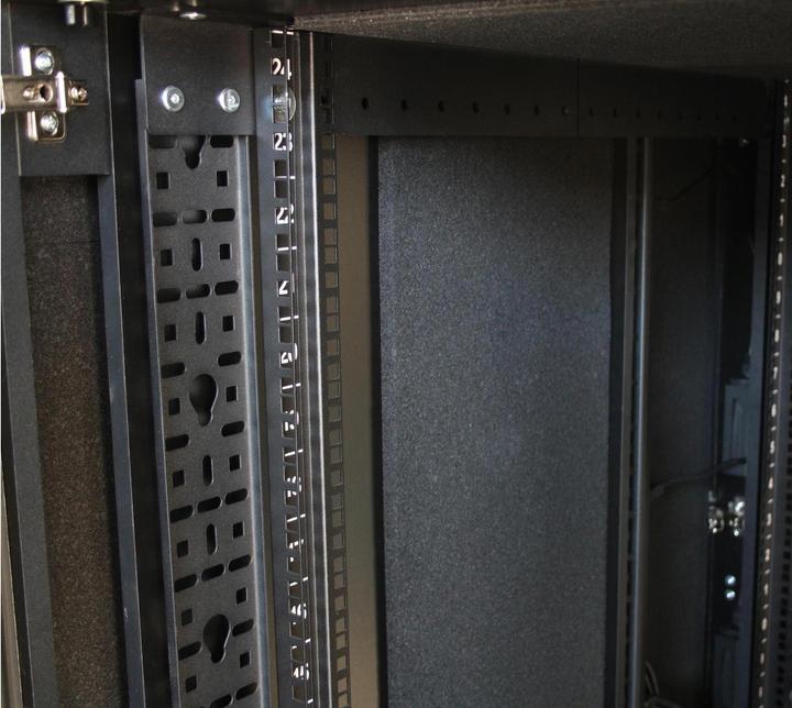 Image du produit APC NetShelter CX (18 HE, Rack 19 pouces)