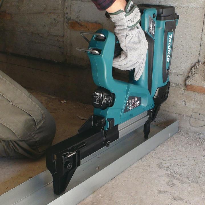 Actual product image Makita Gas Nailer Concrete 7.2 V GN420CLSE