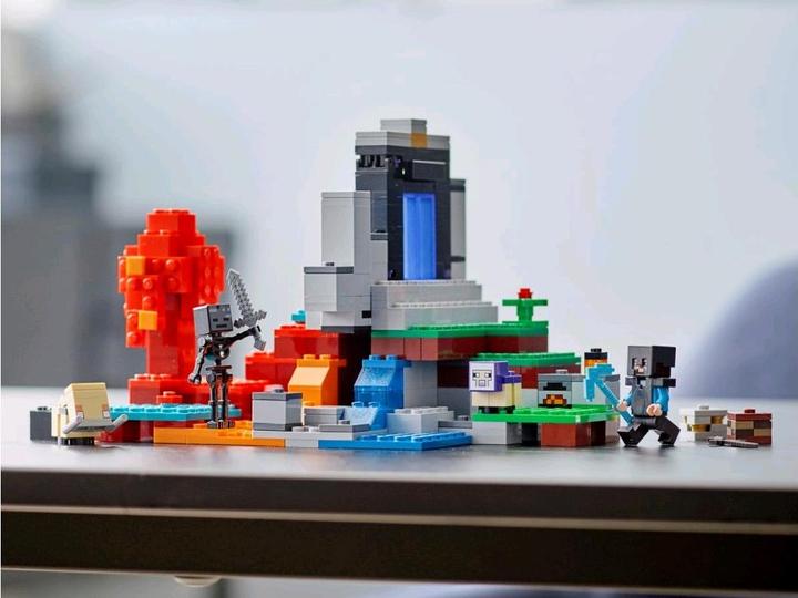 Immagine prodotto LEGO Il portale in rovina (21172, LEGO Minecraft)