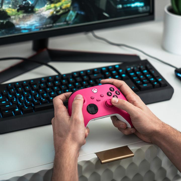 Produktbild Microsoft Xbox Wireless Controller - Deep Pink (Xbox One S, PC, Xbox Series X, Xbox One X, Xbox Series S)