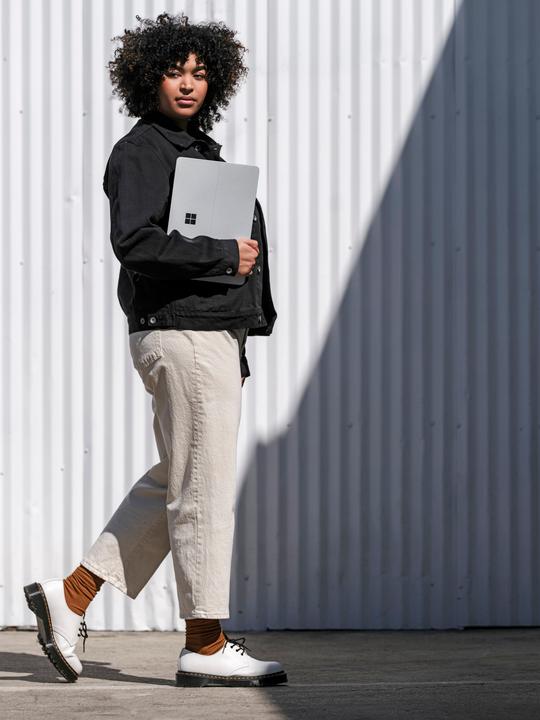 Produktbild Microsoft Surface Laptop Studio (14.40", Intel Core i7-11370H, 16 GB, 512 GB, DE)