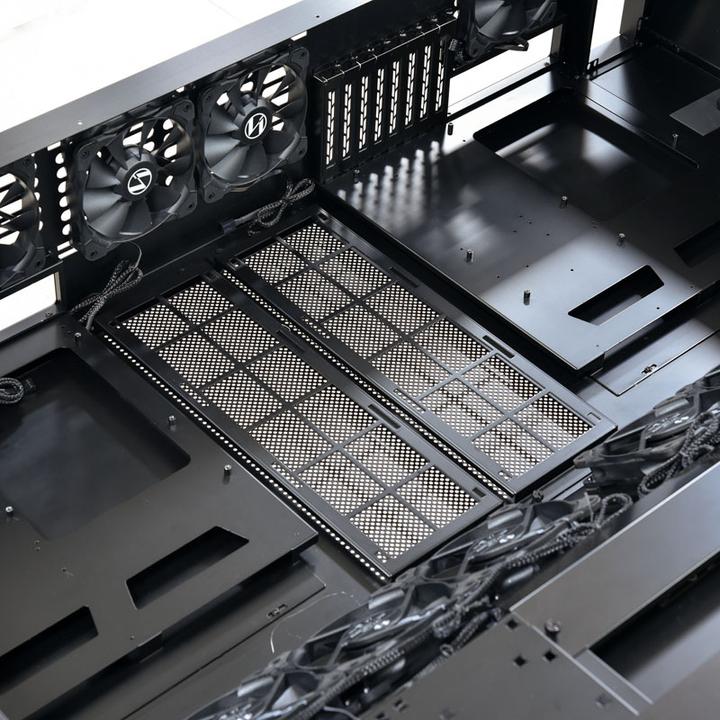 Produktbild Lian-Li DK-05F (ATX, mATX, Mini-ITX, E-ATX)
