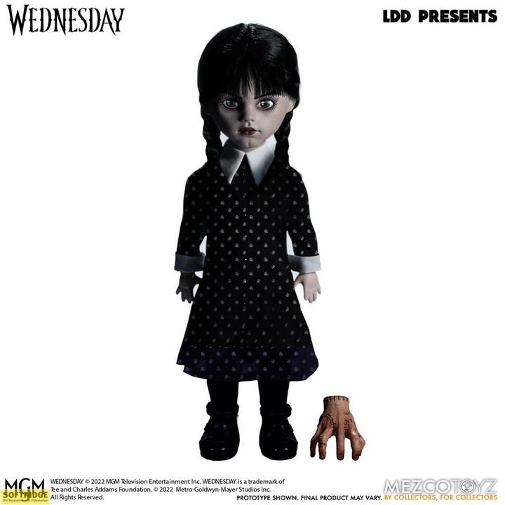 Actual product image Mezco Toys AF Netflix - Wednesday : Wednesday Addams (Mercoledi) 25cm