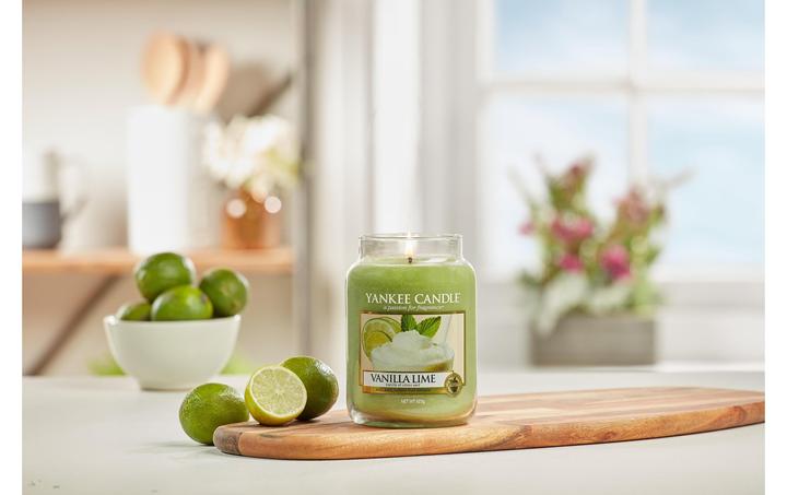 Actual product image Yankee Candle Vanilla Lime (411 g)