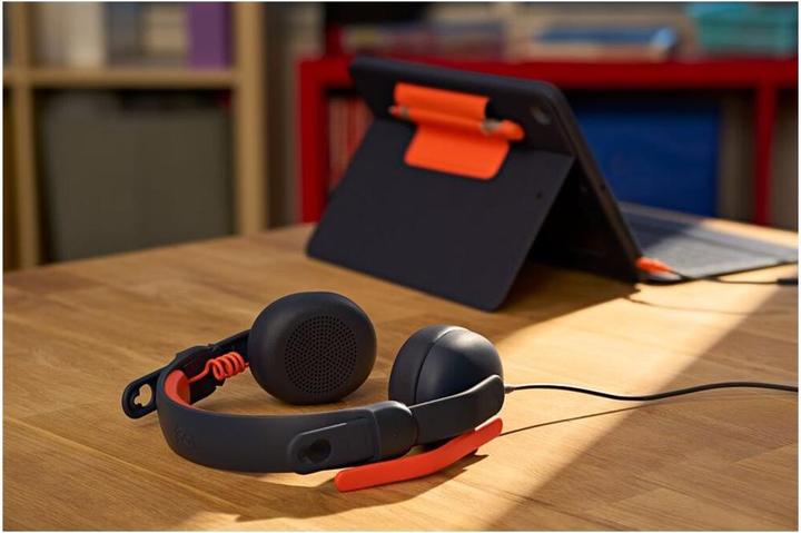 Actual product image Logitech Zone Learn - CLASSIC BLUE - WW-9006 (Cable, USB-C)
