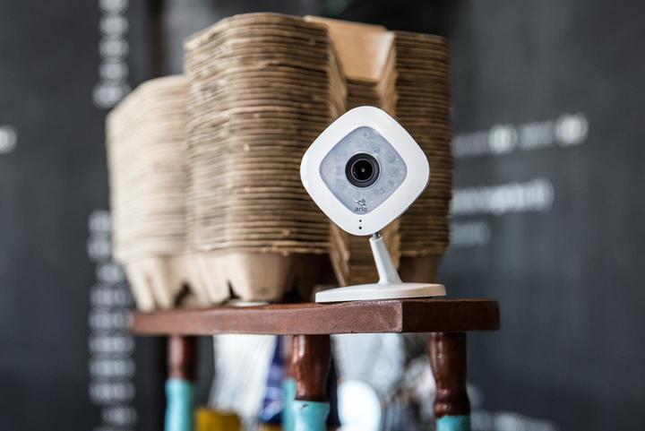 Produktbild Arlo Q Plus VMC3040S (1920 x 1080 Pixels)