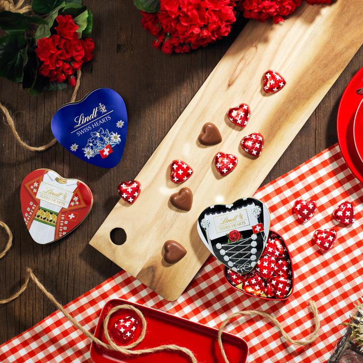 Immagine prodotto Lindt Lattina di cuori di latte Souvenir Tracht Edition (90 g)