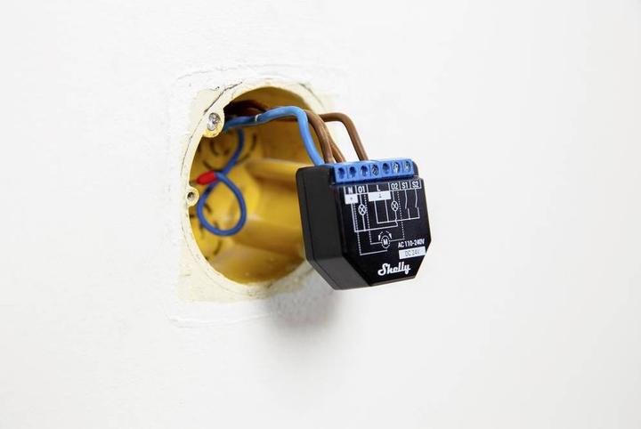 Actual product image Shelly Plus 2PM (Switch actuator)