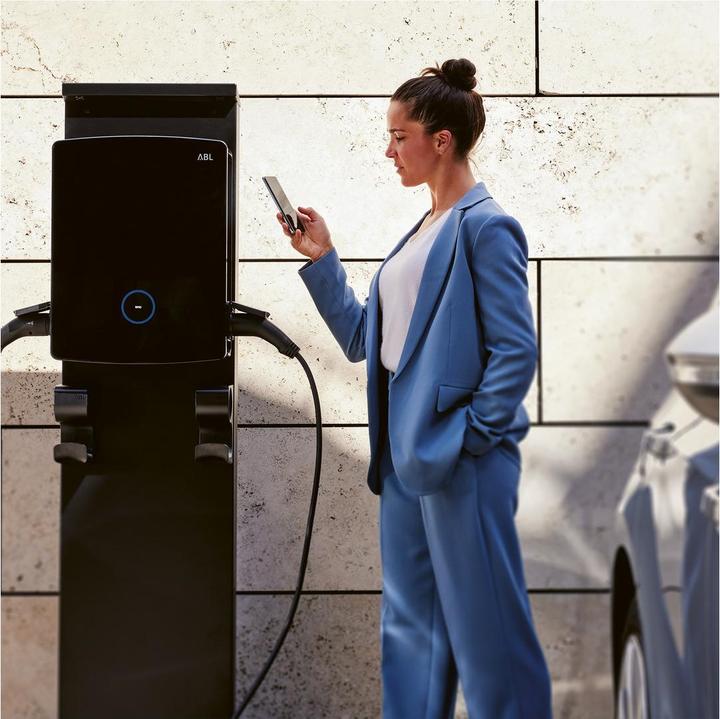 Image du produit ABL Wallbox eM4 Twin REEV 100000183 conforme aux règles d'étalonnage, Extender, 11/22 kW (Type 2, 22 kW)